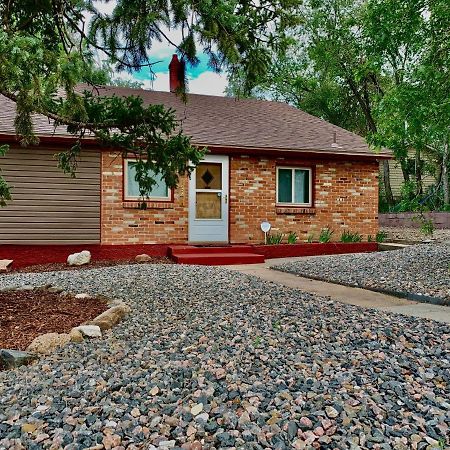 Newly Renovated Cozy Home Minutes From Broadmoor And Downtown Colorado Springs Buitenkant foto