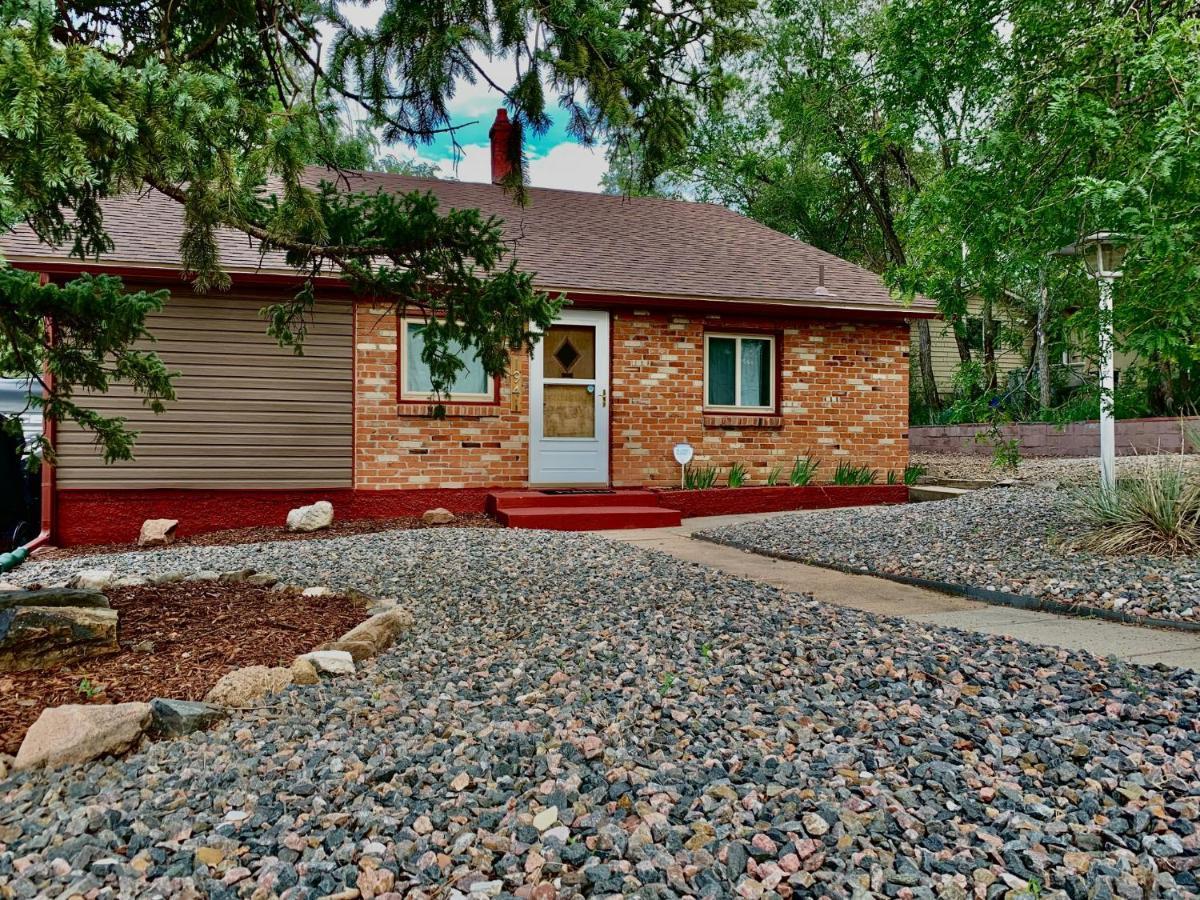 Newly Renovated Cozy Home Minutes From Broadmoor And Downtown Colorado Springs Buitenkant foto