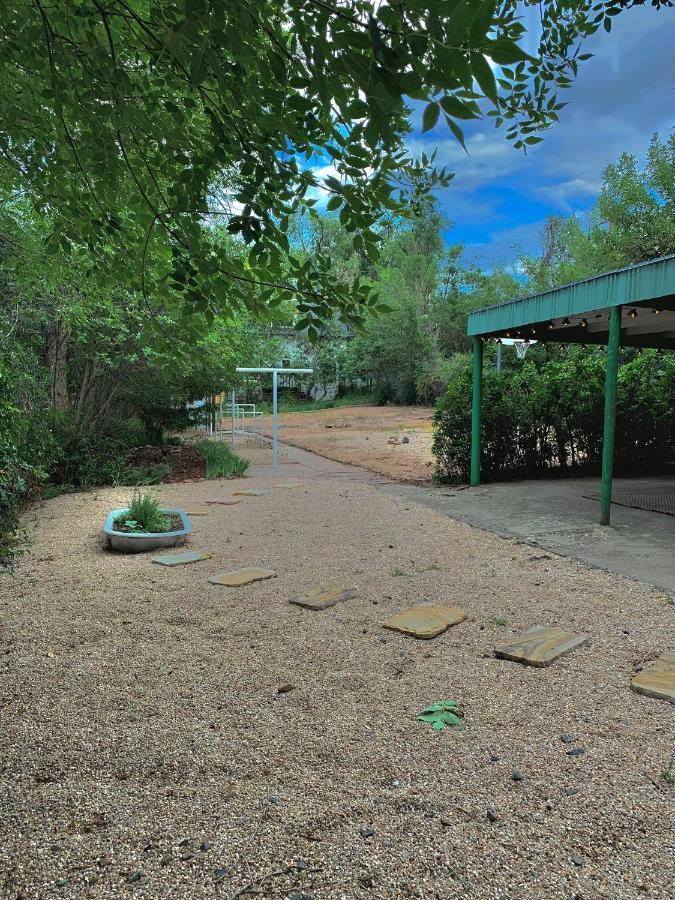 Newly Renovated Cozy Home Minutes From Broadmoor And Downtown Colorado Springs Buitenkant foto