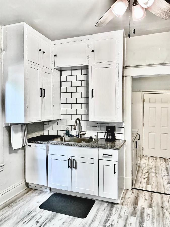 Newly Renovated Cozy Home Minutes From Broadmoor And Downtown Colorado Springs Buitenkant foto